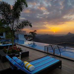 The Panoramic Getaway